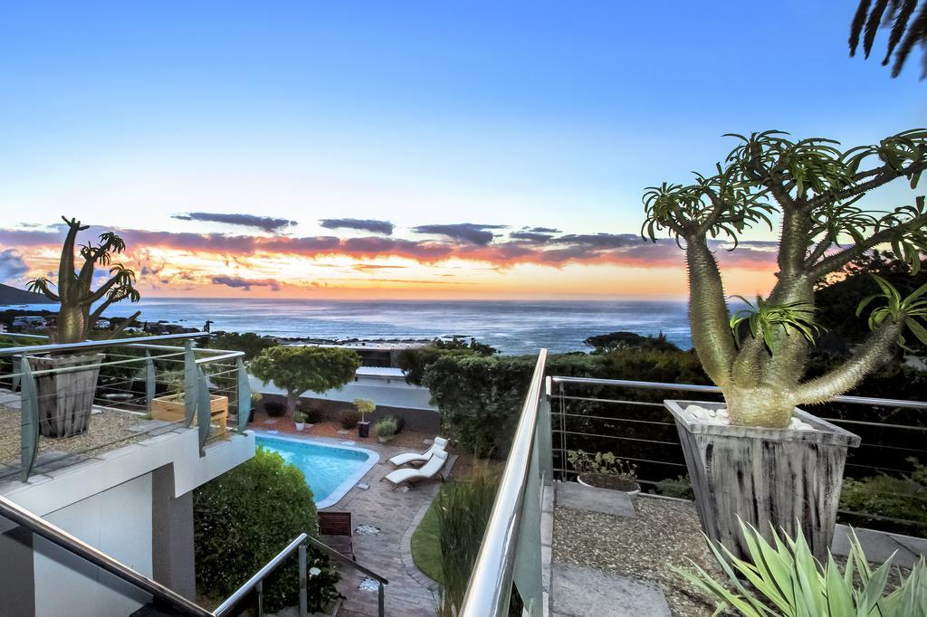 Atholl House Hotel Camps Bay Exterior photo